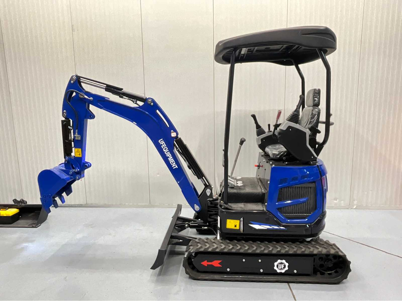 ULTRA FORCE EQUIPMENT NM-1800 KG CRAWLER EXCAVATOR DIESEL 2025 INCL. 3 BUCKETS - Ekskavaator: pilt 4 ULTRA FORCE EQUIPMENT NM-1800 KG CRAWLER EXCAVATOR DIESEL 2025 INCL. 3 BUCKETS - Ekskavaator: pilt 4