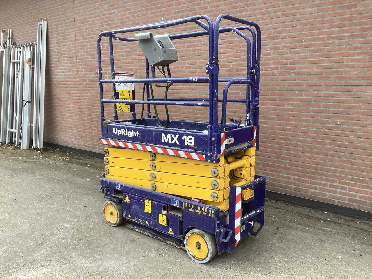 UPRIGHT MX 19 - Platvorm: pilt 4 UPRIGHT MX 19 - Platvorm: pilt 4