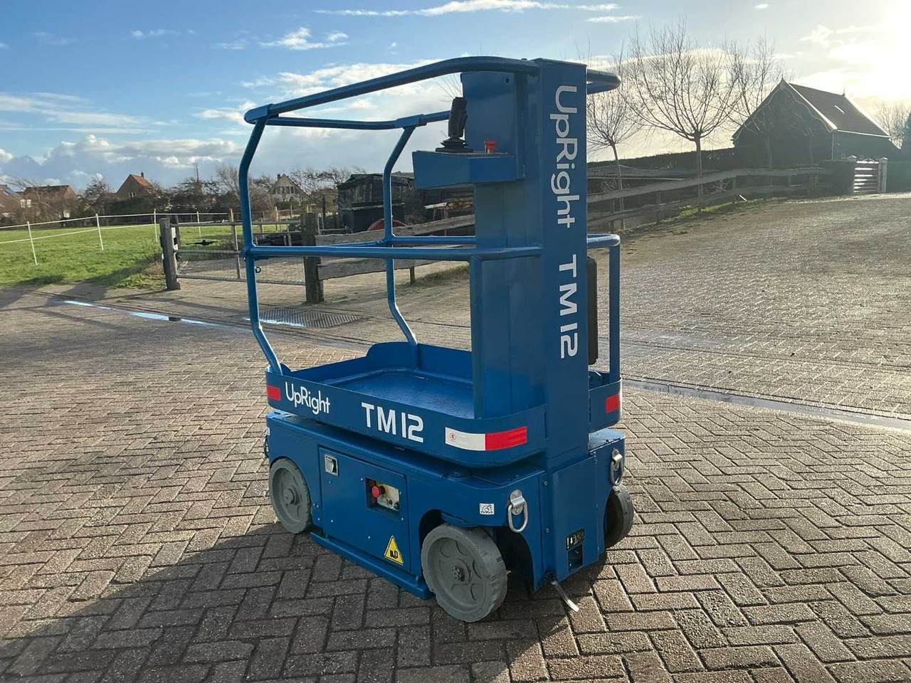 UPRIGHT TM12 AERIAL WORK PLATFORM - Platvorm: pilt 4 UPRIGHT TM12 AERIAL WORK PLATFORM - Platvorm: pilt 4