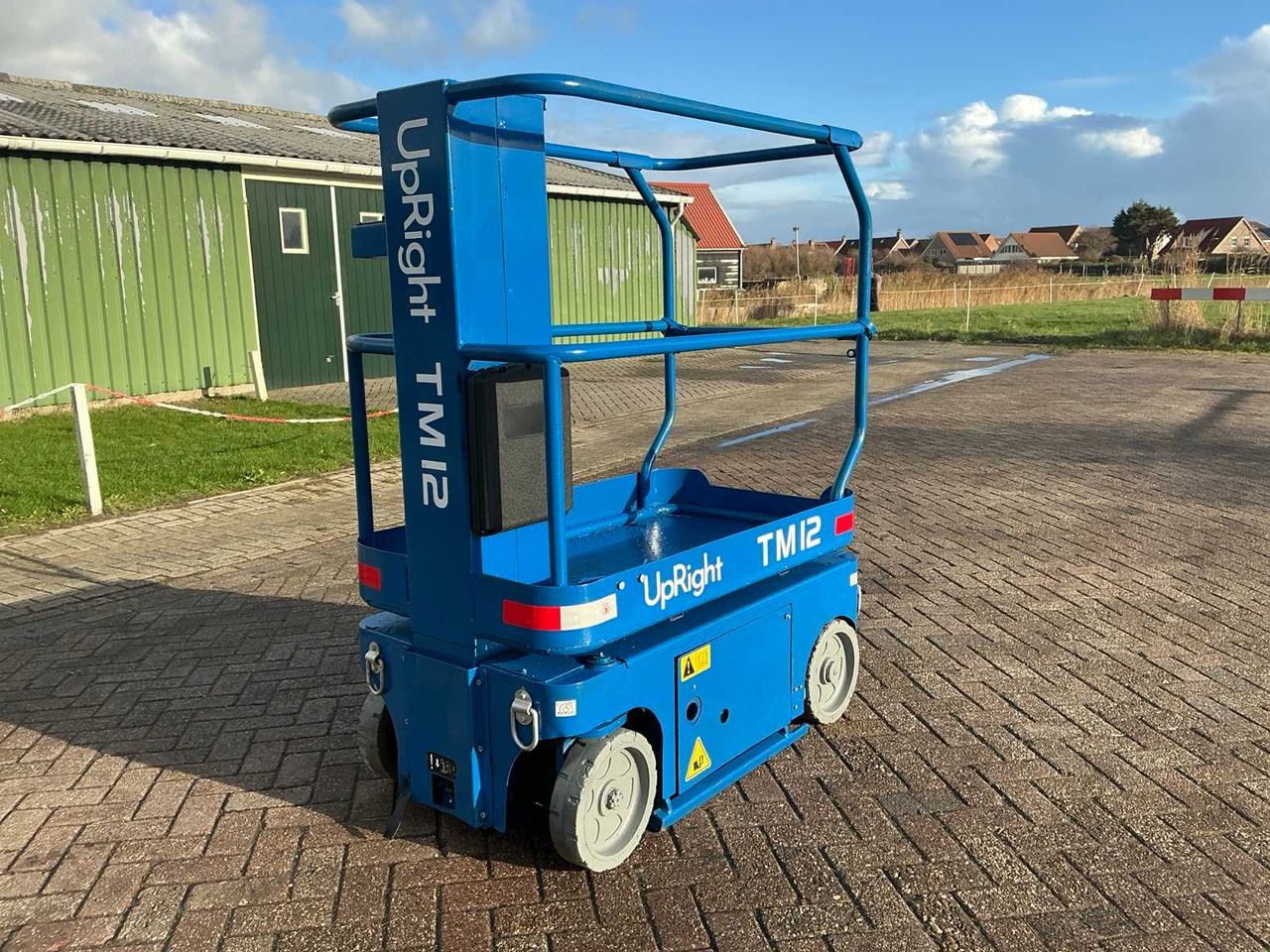 UPRIGHT TM12 AERIAL WORK PLATFORM - Platvorm: pilt 2 UPRIGHT TM12 AERIAL WORK PLATFORM - Platvorm: pilt 2