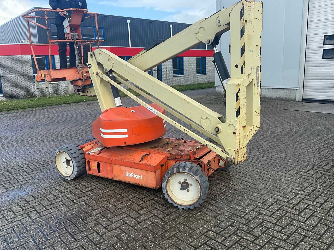 "Upright" "UPRIGHT" - AB38N - ARTICULATED TELESCOPIC BOOM LIFT - 2007 - Platvorm: pilt 4 "Upright" "UPRIGHT" - AB38N - ARTICULATED TELESCOPIC BOOM LIFT - 2007 - Platvorm: pilt 4