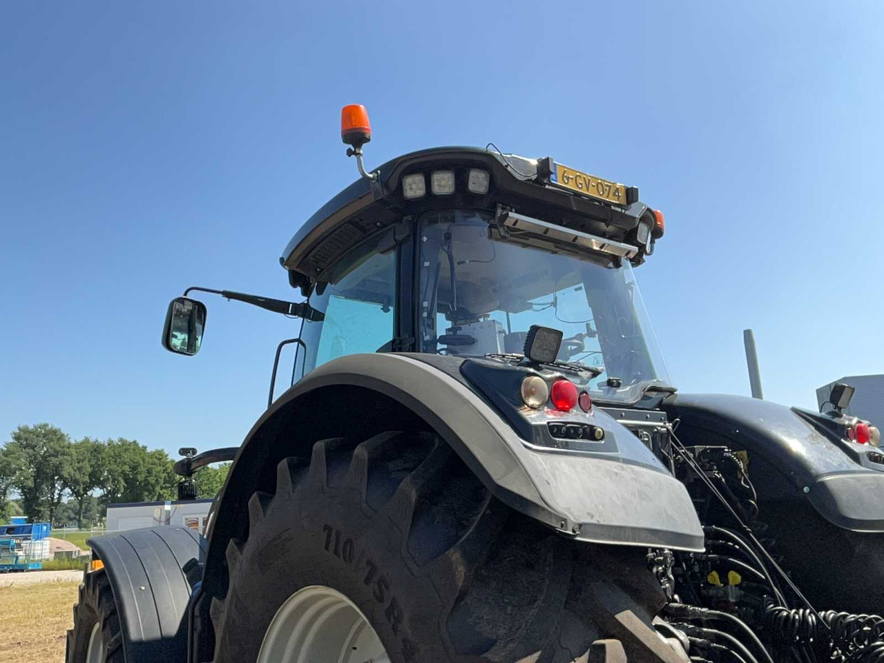Valtra S374 - Traktor: pilt 5 Valtra S374 - Traktor: pilt 5