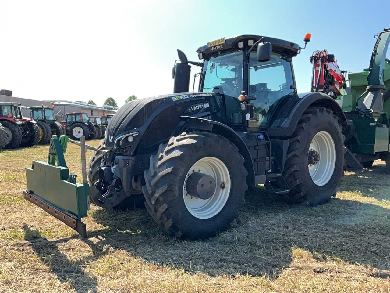 Valtra S374 - Traktor: pilt 1 Valtra S374 - Traktor: pilt 1