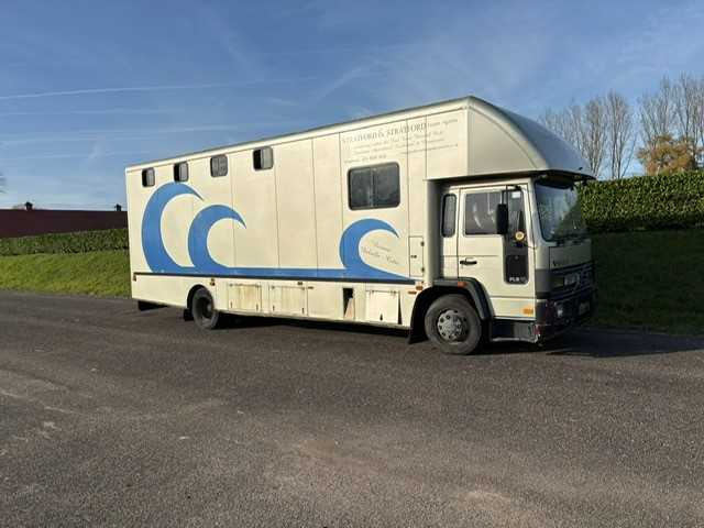 Veoauto 1993 VOLVO FL 612 TRUCK HORSE TRAILER: pilt 8 Veoauto 1993 VOLVO FL 612 TRUCK HORSE TRAILER: pilt 8