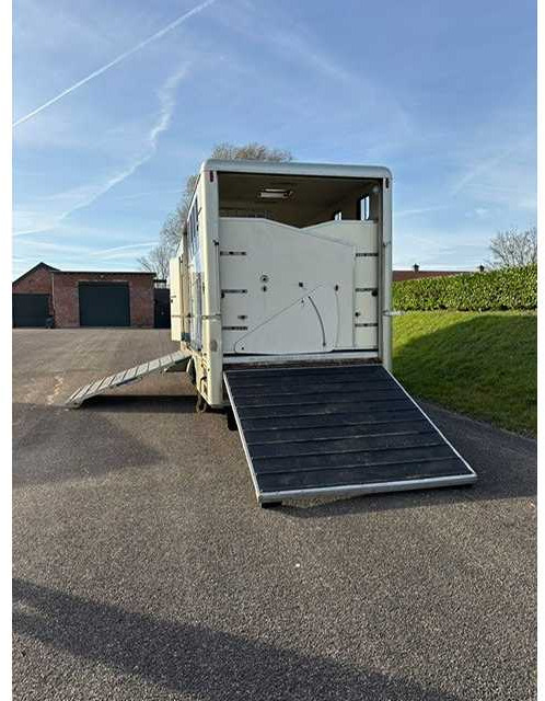 Veoauto 1993 VOLVO FL 612 TRUCK HORSE TRAILER: pilt 16 Veoauto 1993 VOLVO FL 612 TRUCK HORSE TRAILER: pilt 16