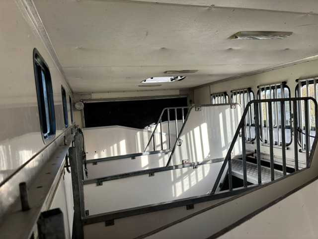 Veoauto 1993 VOLVO FL 612 TRUCK HORSE TRAILER: pilt 13 Veoauto 1993 VOLVO FL 612 TRUCK HORSE TRAILER: pilt 13