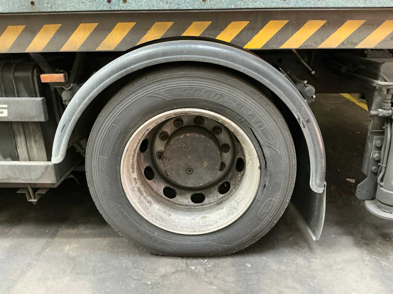 Veoauto 2002 MERCEDES-BENZ WBC22 CATERING TRUCK: pilt 13 Veoauto 2002 MERCEDES-BENZ WBC22 CATERING TRUCK: pilt 13