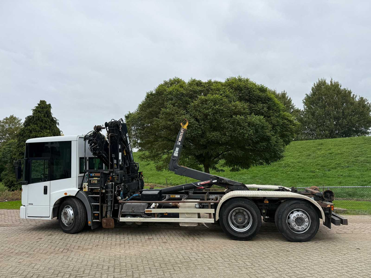 Veoauto 2007 MERCEDES-BENZ ECONIC CRANE TRUCK HIAB 220 - 6X2: pilt 27 Veoauto 2007 MERCEDES-BENZ ECONIC CRANE TRUCK HIAB 220 - 6X2: pilt 27