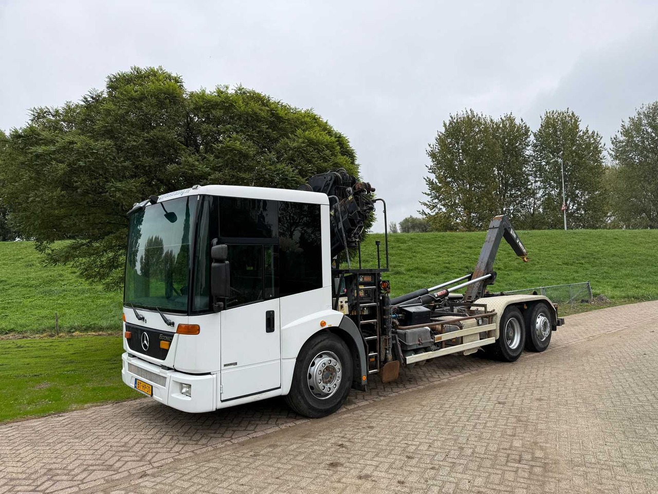 Veoauto 2007 MERCEDES-BENZ ECONIC CRANE TRUCK HIAB 220 - 6X2: pilt 7 Veoauto 2007 MERCEDES-BENZ ECONIC CRANE TRUCK HIAB 220 - 6X2: pilt 7