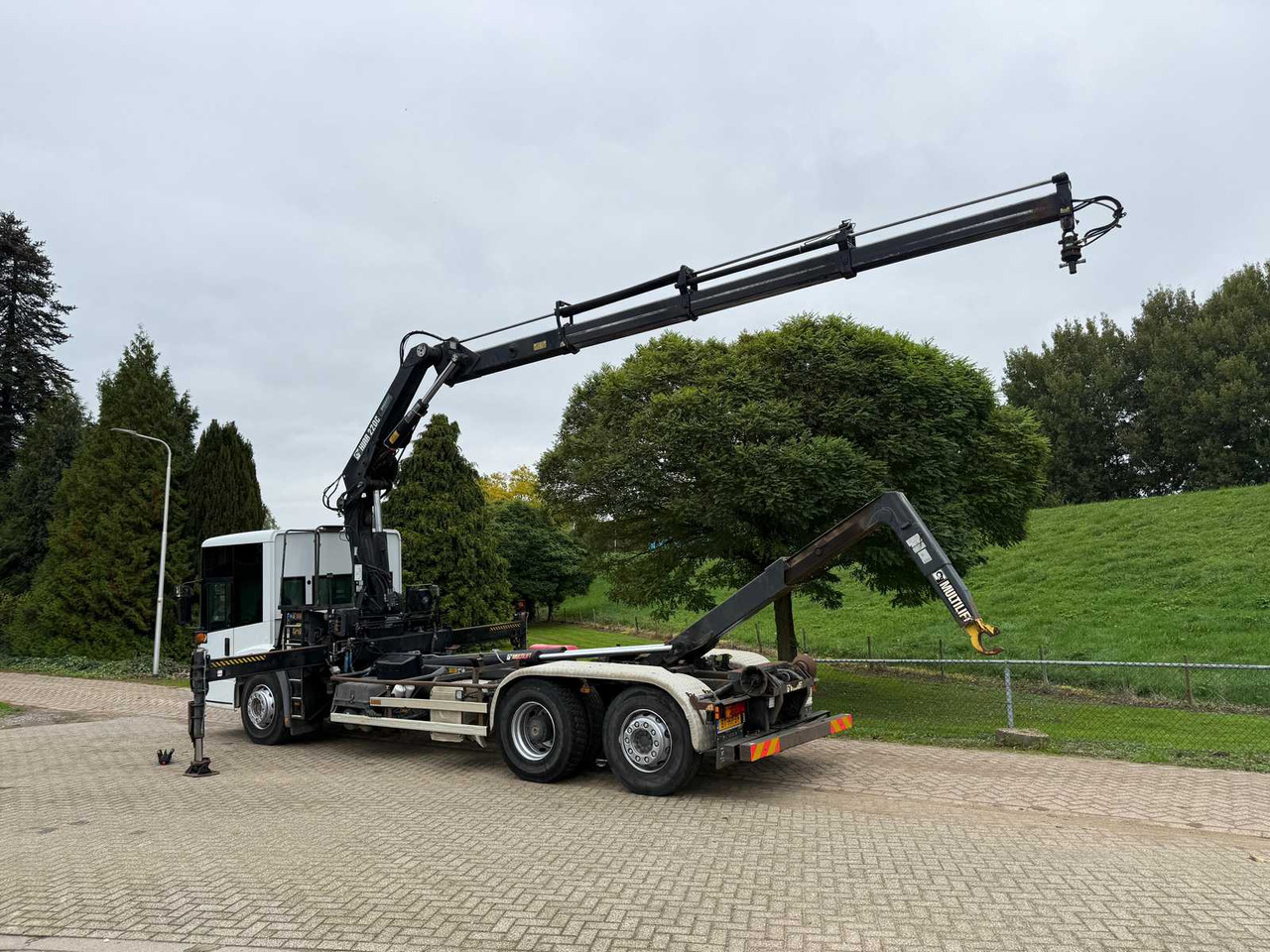 Veoauto 2007 MERCEDES-BENZ ECONIC CRANE TRUCK HIAB 220 - 6X2: pilt 11 Veoauto 2007 MERCEDES-BENZ ECONIC CRANE TRUCK HIAB 220 - 6X2: pilt 11