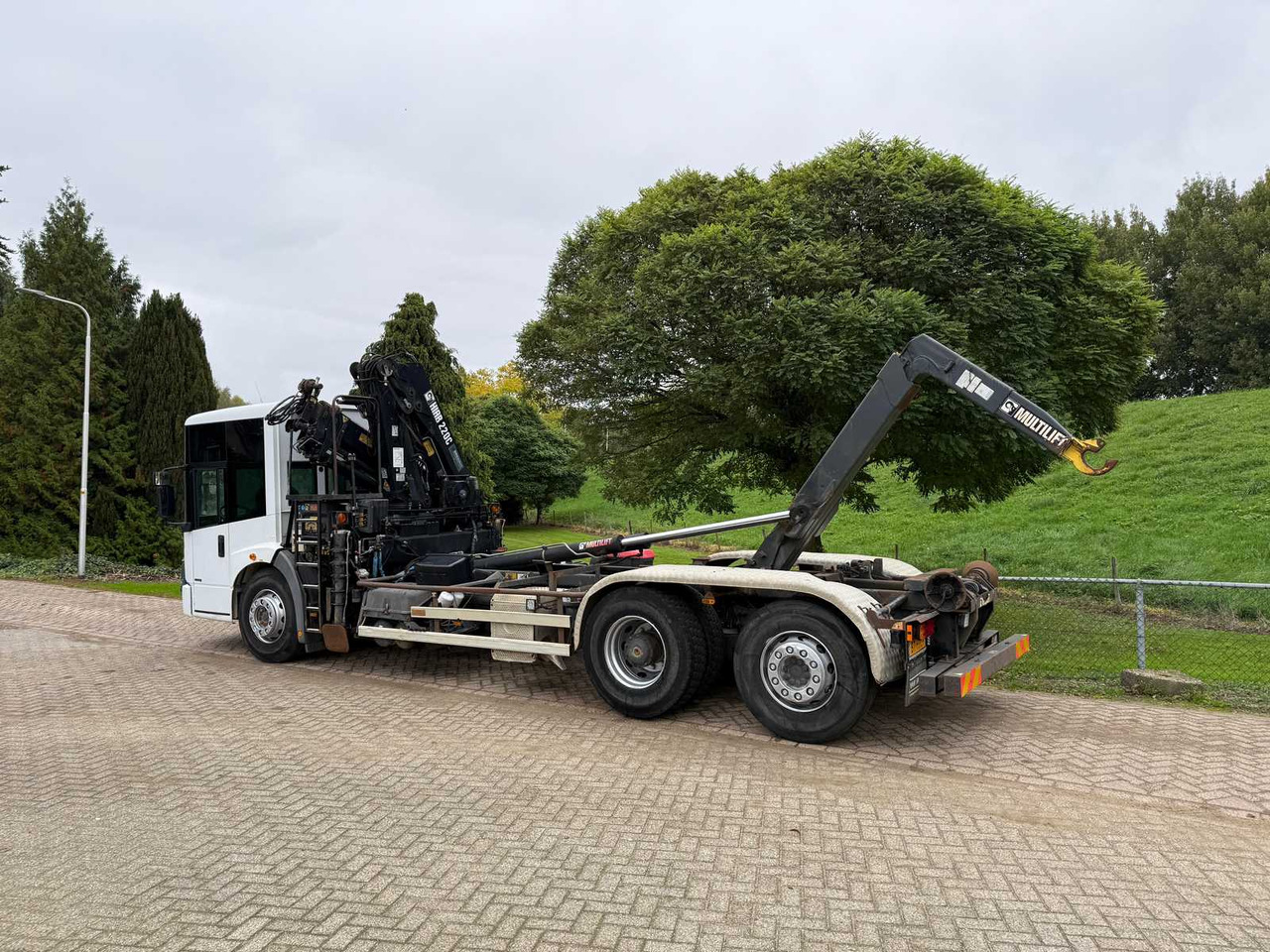 Veoauto 2007 MERCEDES-BENZ ECONIC CRANE TRUCK HIAB 220 - 6X2: pilt 6 Veoauto 2007 MERCEDES-BENZ ECONIC CRANE TRUCK HIAB 220 - 6X2: pilt 6