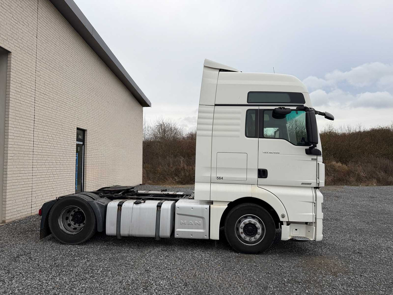 MAN - TGX 18.460 - 2018 - TRACTOR UNIT - Veoauto: pilt 4 MAN - TGX 18.460 - 2018 - TRACTOR UNIT - Veoauto: pilt 4