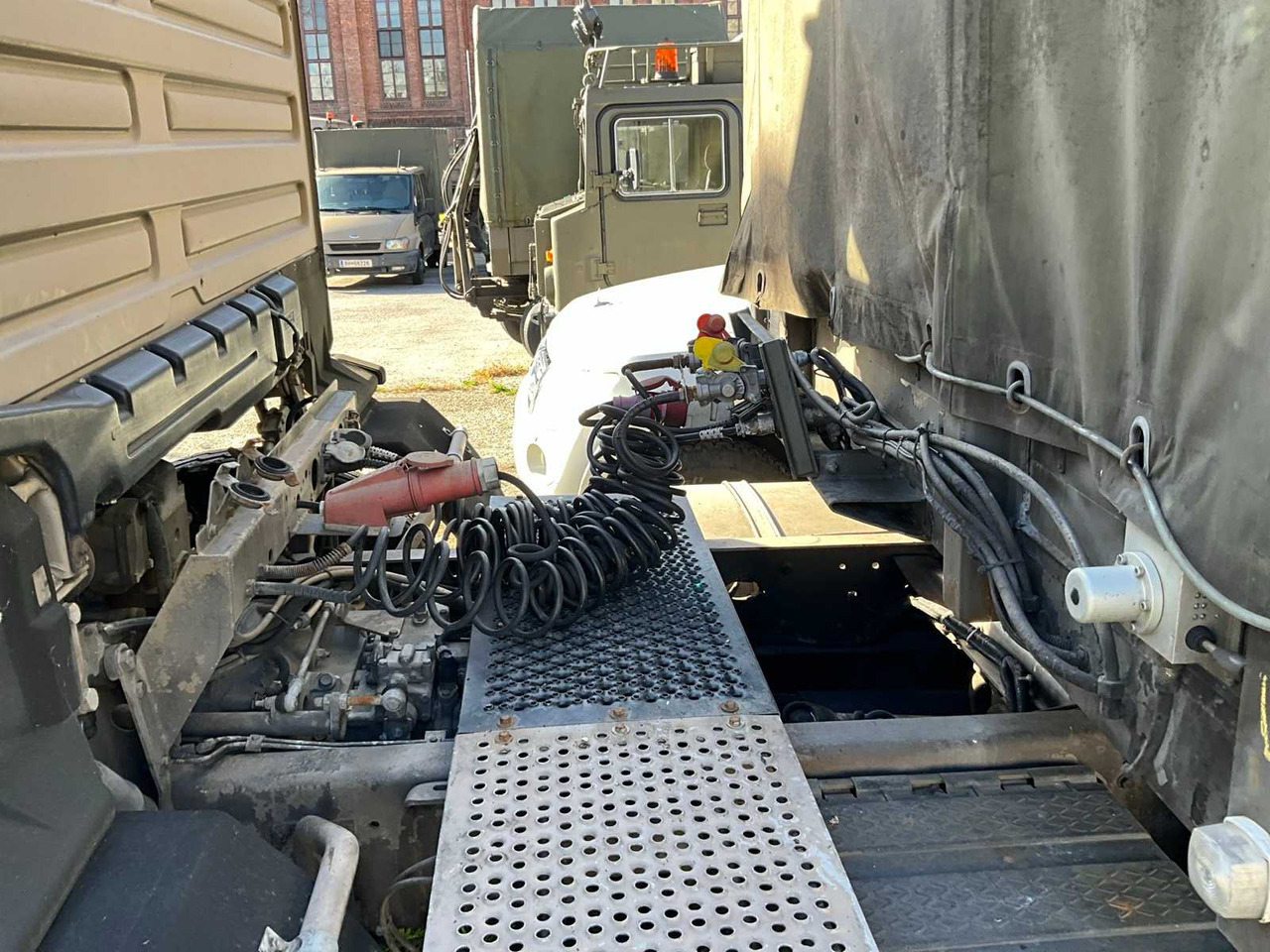 Veoauto TRACTOR UNIT WITH SEMI-TRAILER: pilt 15 Veoauto TRACTOR UNIT WITH SEMI-TRAILER: pilt 15