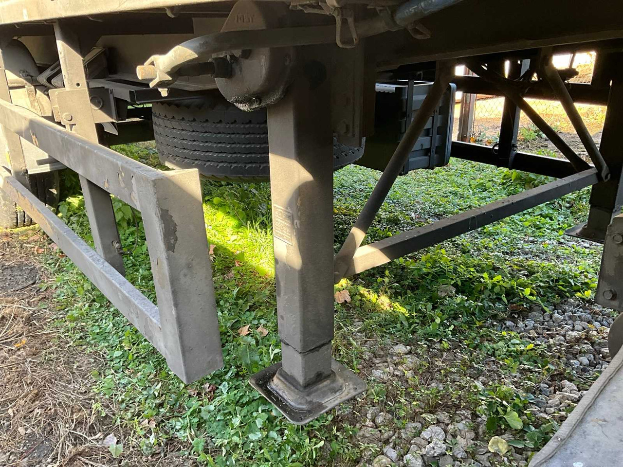 Veoauto TRACTOR UNIT WITH SEMI-TRAILER: pilt 20 Veoauto TRACTOR UNIT WITH SEMI-TRAILER: pilt 20