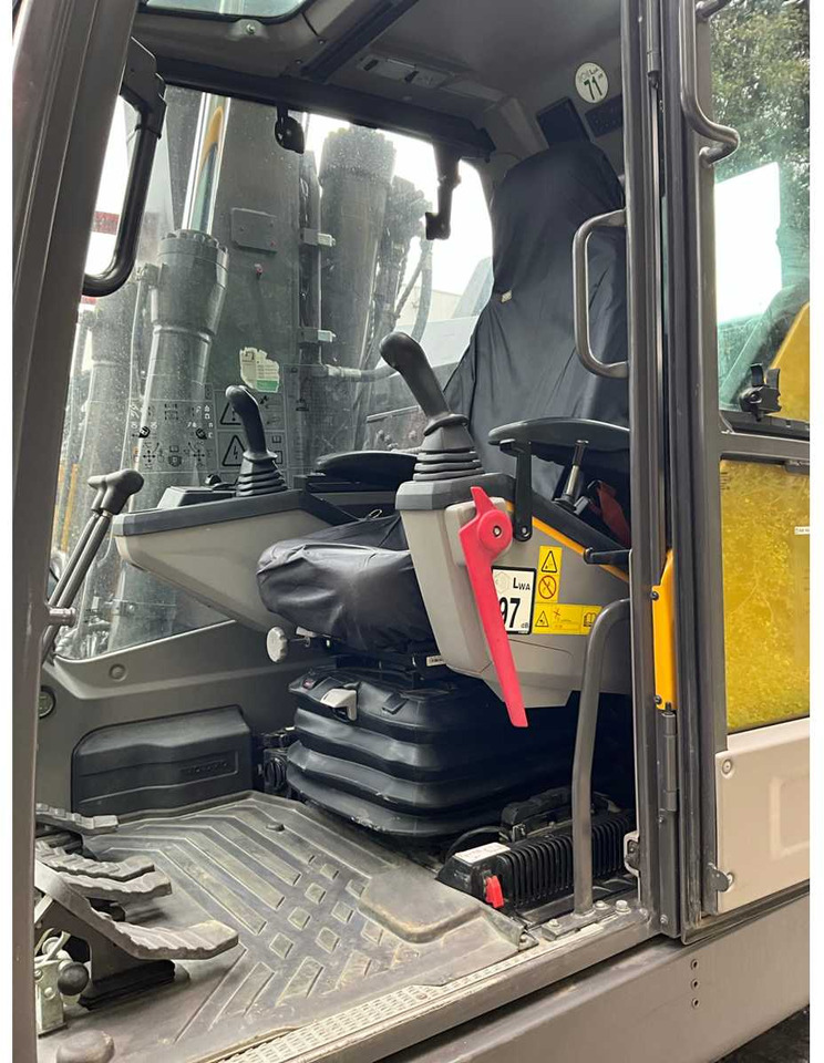 Lintekskavaator Volvo ECR145EL: pilt 31