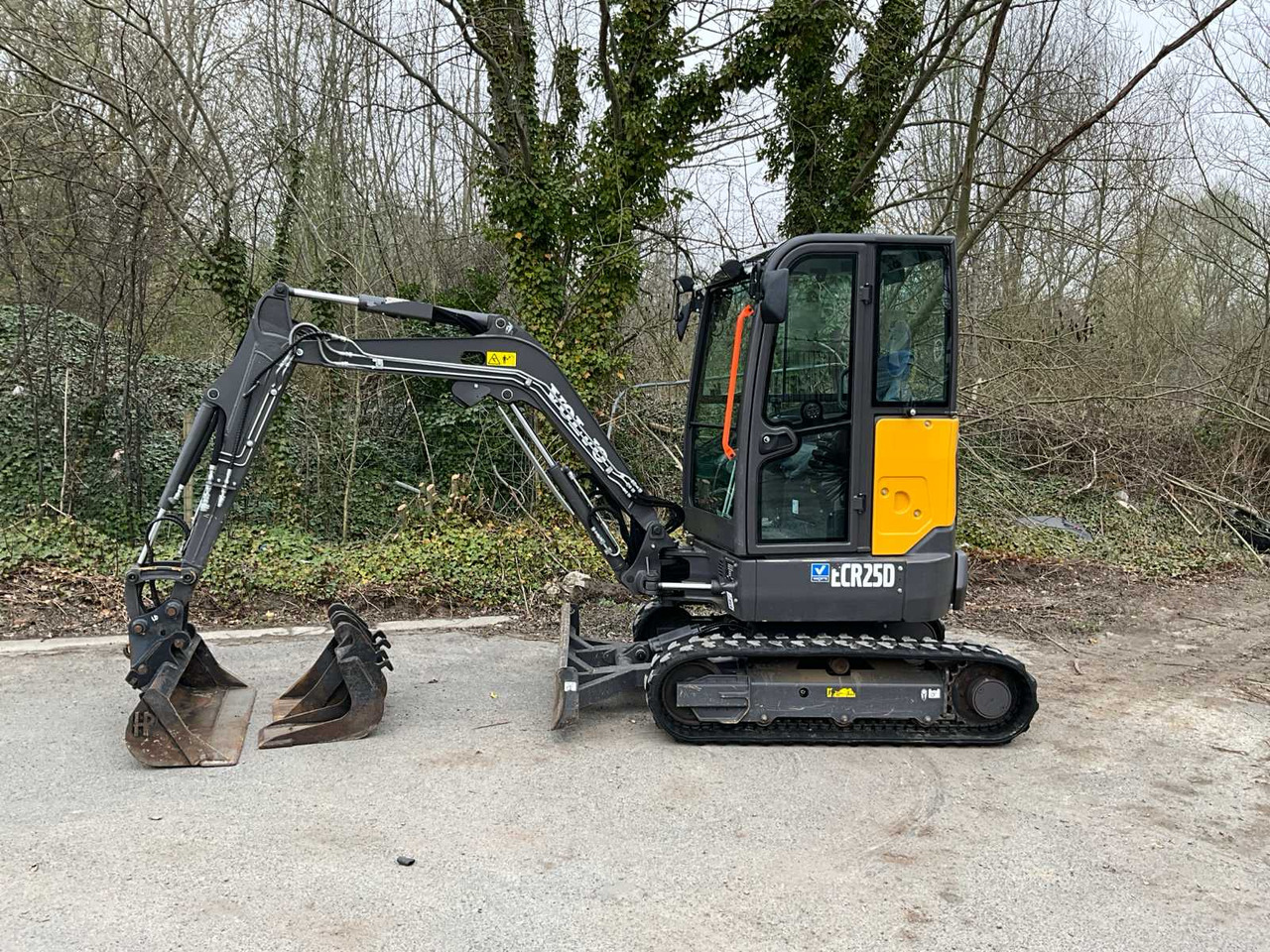 Volvo ECR25D - Miniekskavaator: pilt 2 Volvo ECR25D - Miniekskavaator: pilt 2