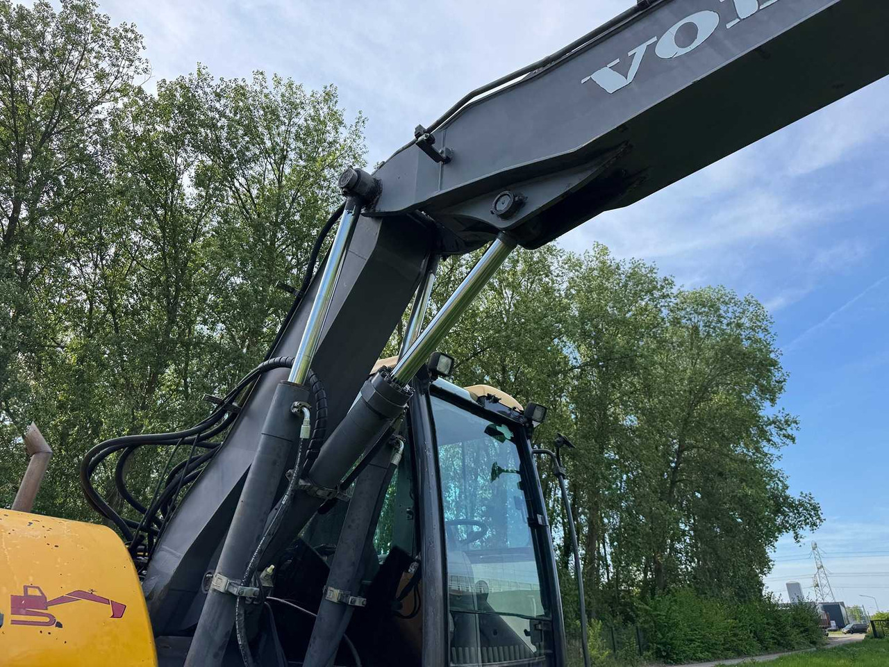 Ratastel ekskavaator Volvo EW140: pilt 10