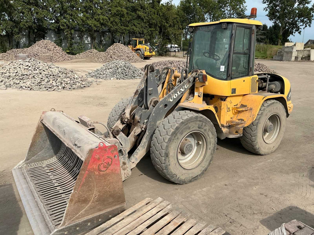 Volvo L40B - Rataslaadur: pilt 2 Volvo L40B - Rataslaadur: pilt 2