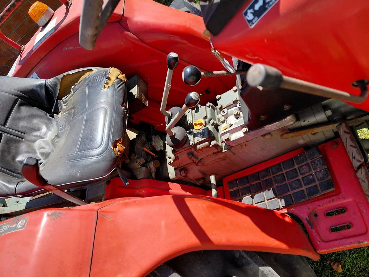 Yanmar YM2210 - Väiketraktor: pilt 4 Yanmar YM2210 - Väiketraktor: pilt 4