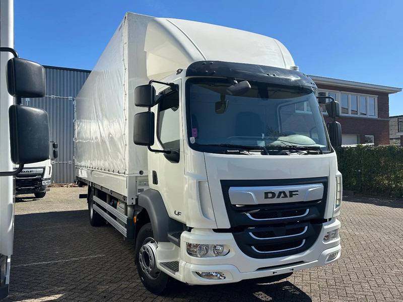 DAF LF 260 LF260.16 EURO6. 2022. Schuifzeil bakwagen met Laadklep. - Tent veoauto: pilt 2 DAF LF 260 LF260.16 EURO6. 2022. Schuifzeil bakwagen met Laadklep. - Tent veoauto: pilt 2
