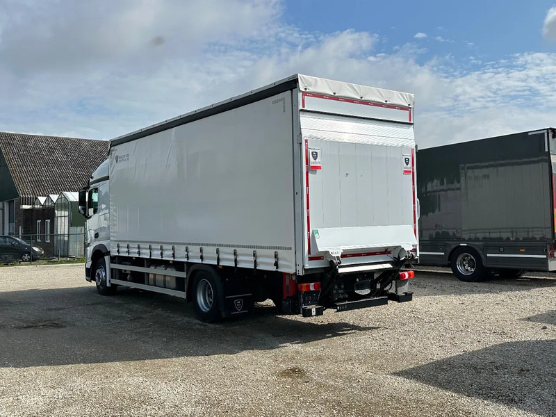 Mercedes-Benz Actros 1843 ACTROS 1843L 2022. 183432km Schuifzeil met Laadklep 2000kg - Tent veoauto: pilt 4 Mercedes-Benz Actros 1843 ACTROS 1843L 2022. 183432km Schuifzeil met Laadklep 2000kg - Tent veoauto: pilt 4