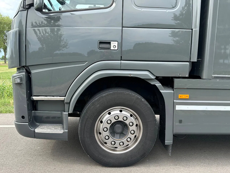 Volvo FM 330 VOLVO FM 330 EEV - Kasti veoauto: pilt 4 Volvo FM 330 VOLVO FM 330 EEV - Kasti veoauto: pilt 4