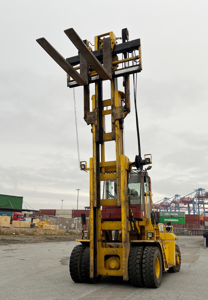 CVS Ferrari F16 - Konteinerite käitleja: pilt 1 CVS Ferrari F16 - Konteinerite käitleja: pilt 1