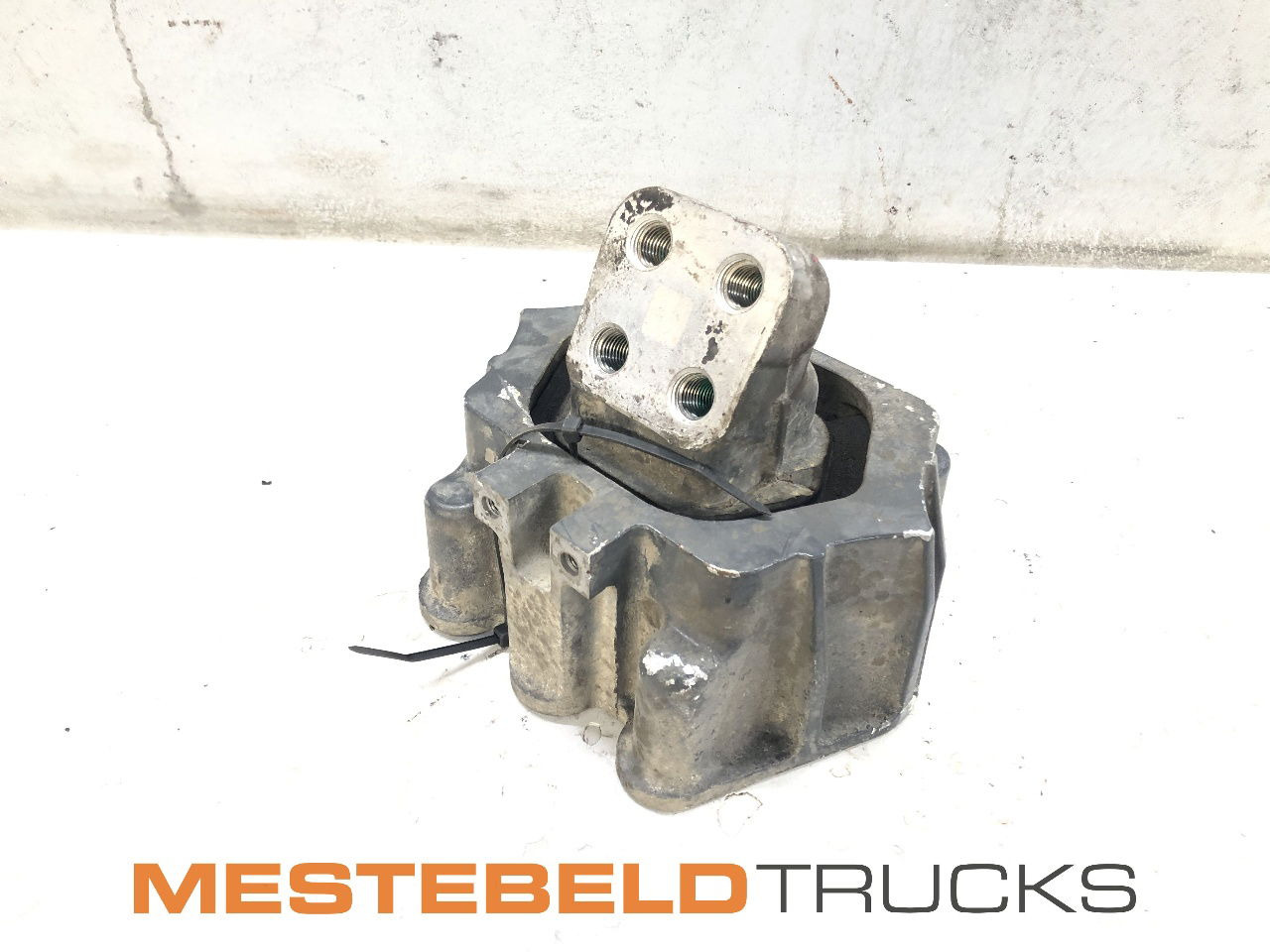 DAF Motorrubber achterkant - Raam/ Konstruktsioon - Veoauto: pilt 1 DAF Motorrubber achterkant - Raam/ Konstruktsioon - Veoauto: pilt 1