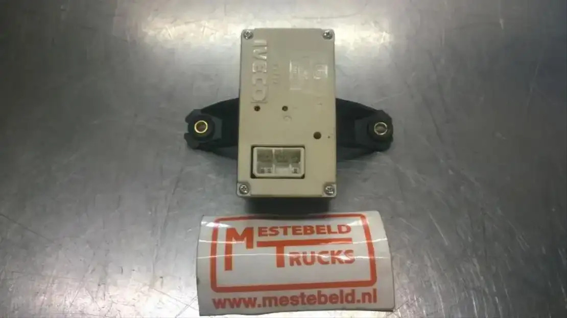 Iveco Deurvergrendeling regeleenheid - Elektrisüsteem - Veoauto: pilt 1 Iveco Deurvergrendeling regeleenheid - Elektrisüsteem - Veoauto: pilt 1