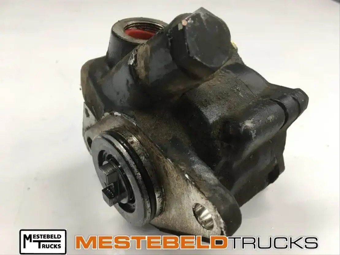 MAN Stuurpomp L2000 - Mootor - Veoauto: pilt 1 MAN Stuurpomp L2000 - Mootor - Veoauto: pilt 1