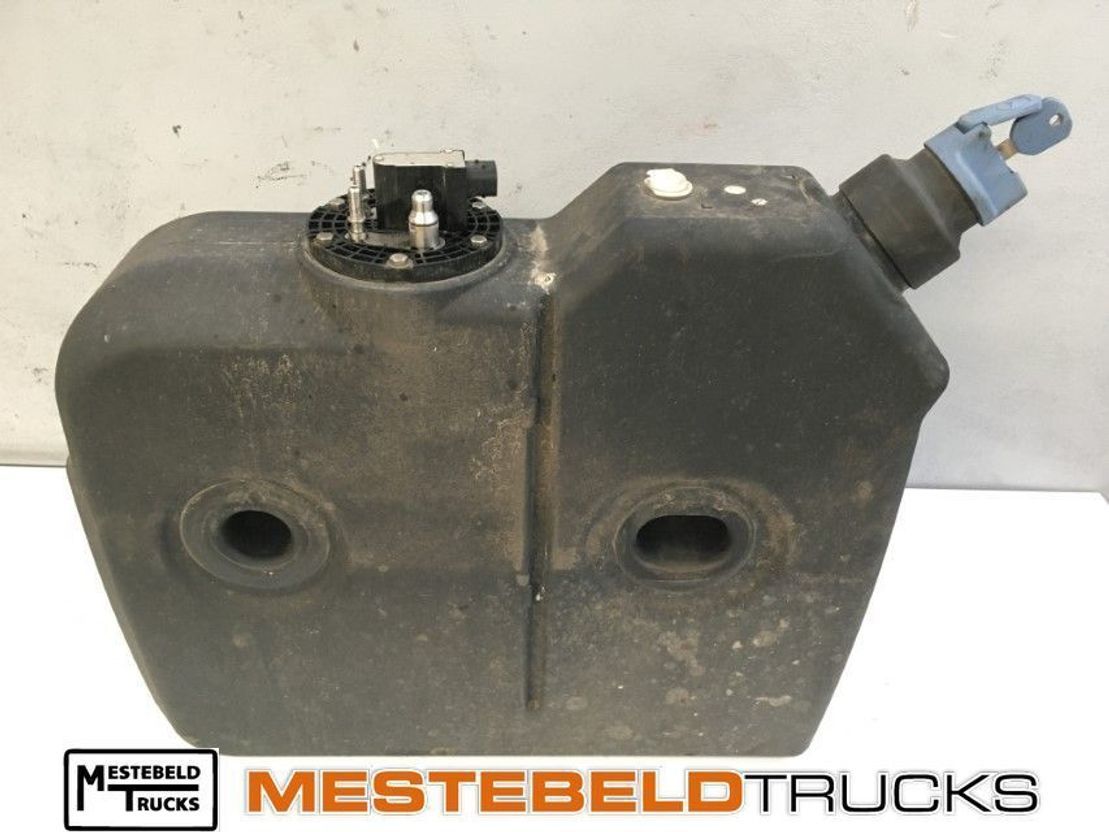 Mercedes-Benz Adblue tank 25 liter - Kütusesüsteem - Tarbesõiduk: pilt 1 Mercedes-Benz Adblue tank 25 liter - Kütusesüsteem - Tarbesõiduk: pilt 1