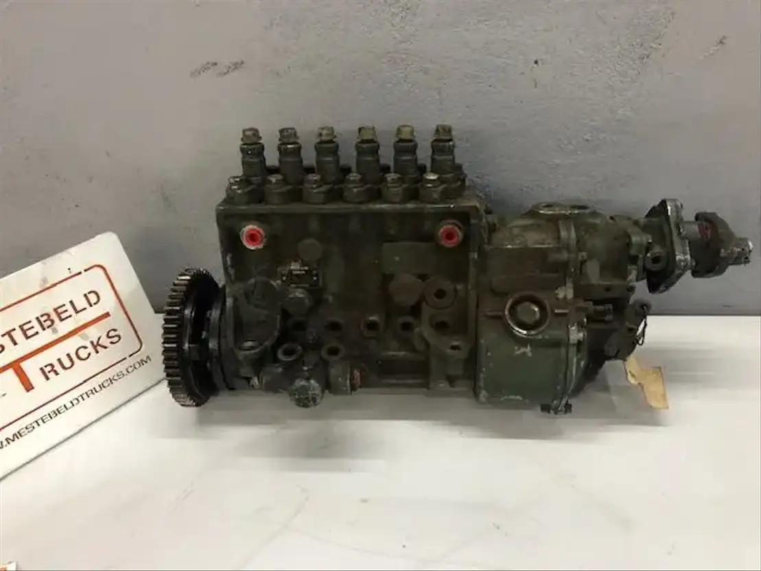 Mercedes-Benz Brandstofpomp OM441LA mechanisch - Kütusesüsteem - Veoauto: pilt 1 Mercedes-Benz Brandstofpomp OM441LA mechanisch - Kütusesüsteem - Veoauto: pilt 1