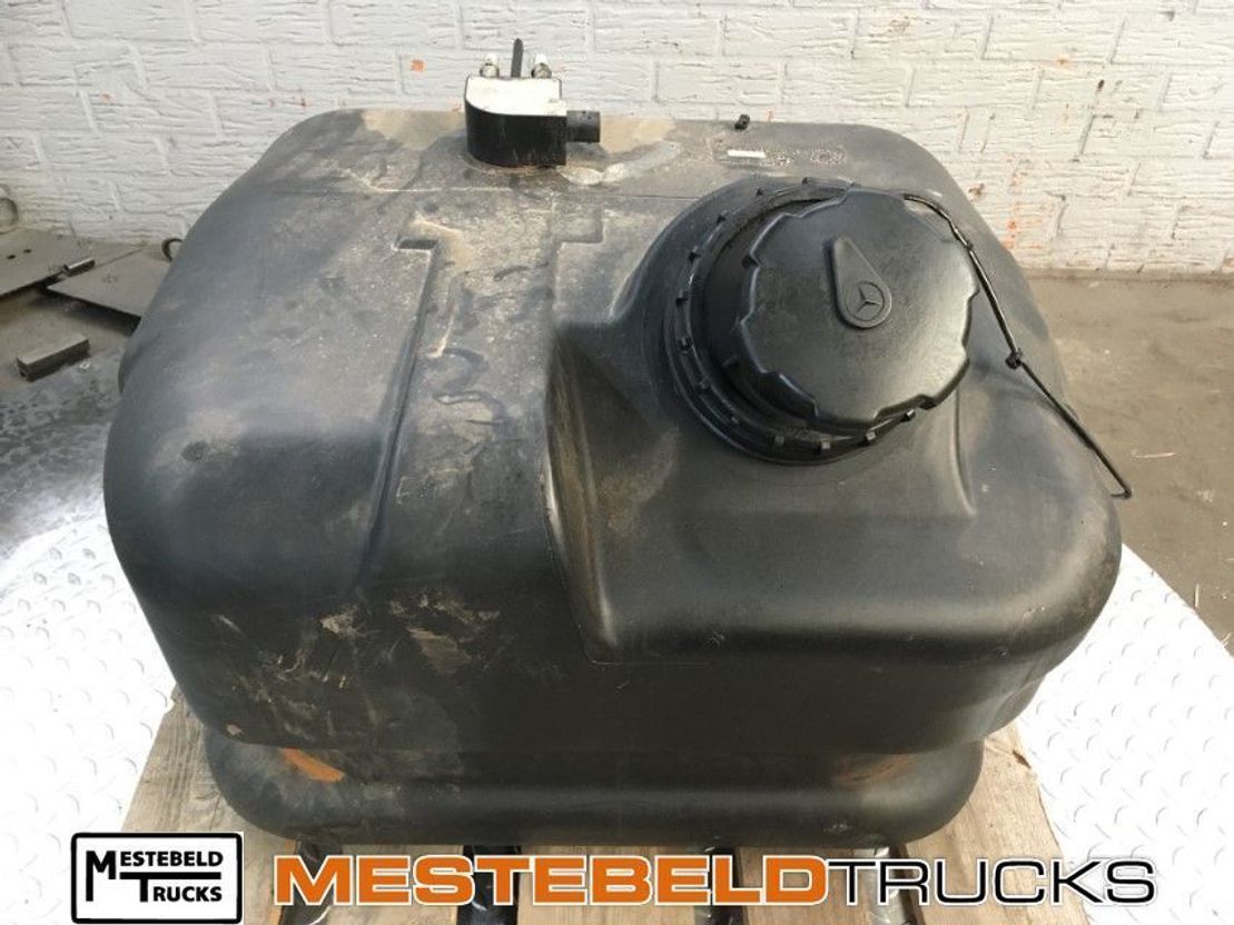 Mercedes-Benz Brandstoftank 120 liter - Kütusesüsteem - Tarbesõiduk: pilt 1 Mercedes-Benz Brandstoftank 120 liter - Kütusesüsteem - Tarbesõiduk: pilt 1