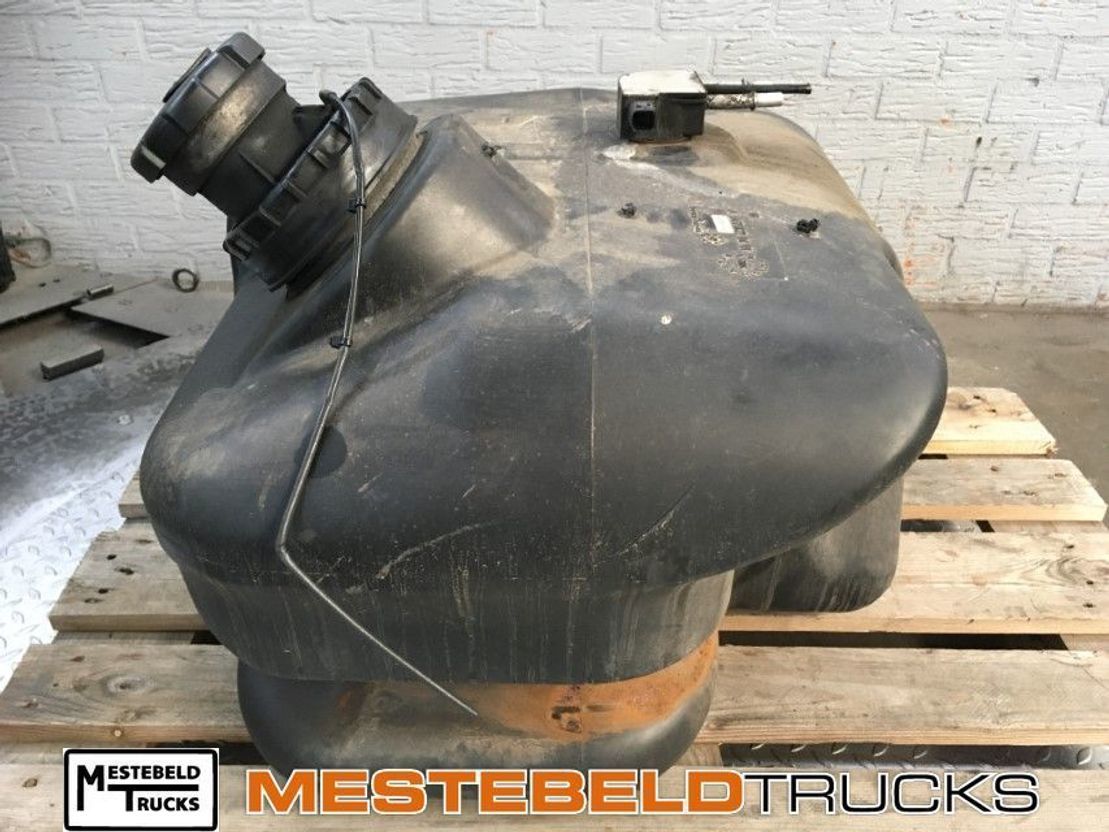 Mercedes-Benz Brandstoftank 120 liter - Kütusesüsteem - Tarbesõiduk: pilt 2 Mercedes-Benz Brandstoftank 120 liter - Kütusesüsteem - Tarbesõiduk: pilt 2