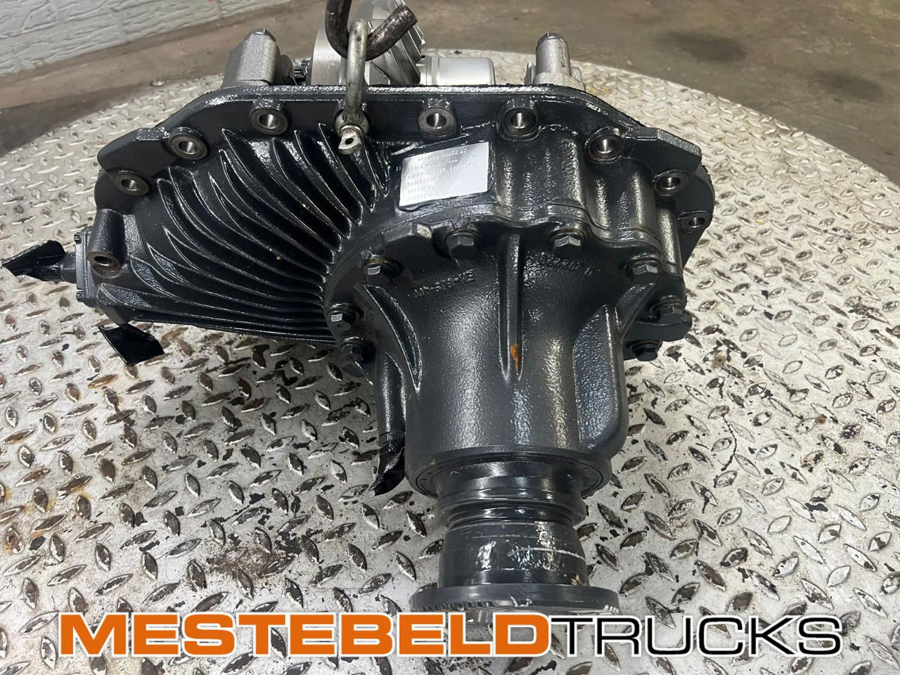 Mercedes-Benz Differentieel R300P-13/C22.5 - Tagatelg - Veoauto: pilt 1 Mercedes-Benz Differentieel R300P-13/C22.5 - Tagatelg - Veoauto: pilt 1