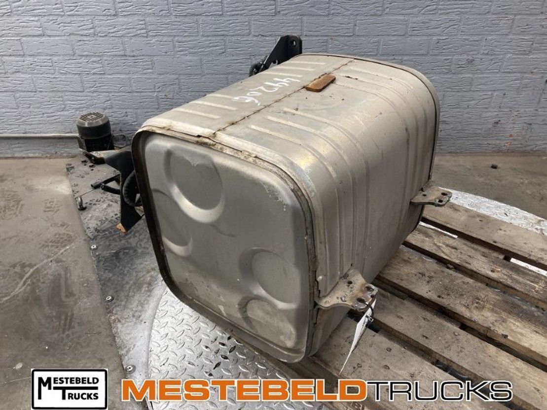 Mercedes-Benz Katalysator Atego 1824 euro 5 - Väljalaskesüsteem - Veoauto: pilt 2 Mercedes-Benz Katalysator Atego 1824 euro 5 - Väljalaskesüsteem - Veoauto: pilt 2