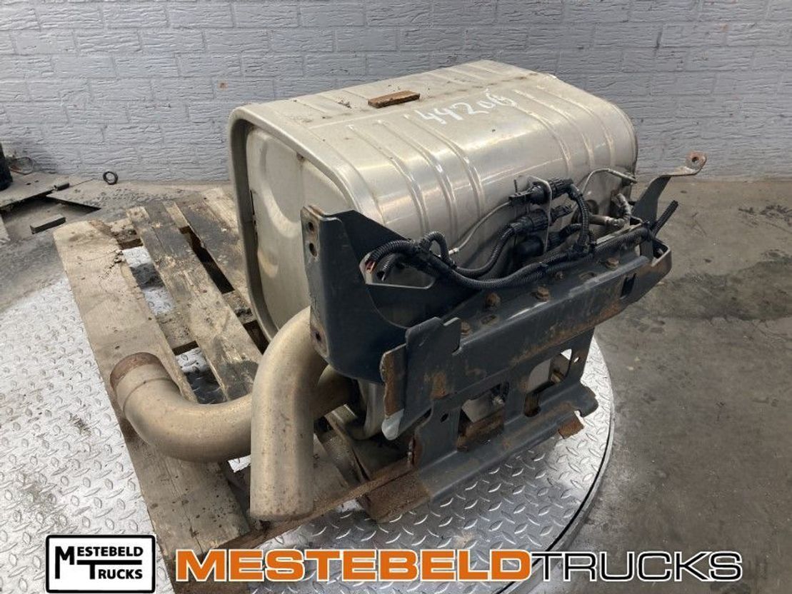 Mercedes-Benz Katalysator Atego 1824 euro 5 - Väljalaskesüsteem - Veoauto: pilt 1 Mercedes-Benz Katalysator Atego 1824 euro 5 - Väljalaskesüsteem - Veoauto: pilt 1