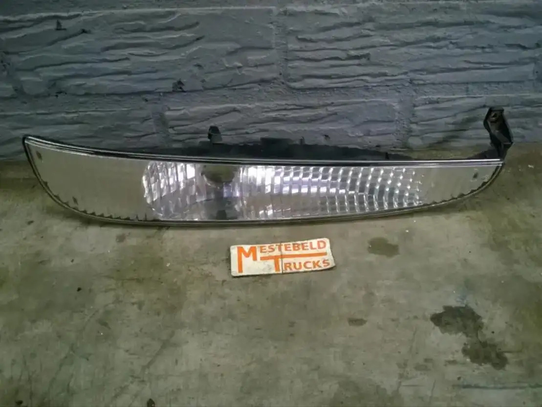Mercedes-Benz Knipperlicht links - Elektrisüsteem - Veoauto: pilt 1 Mercedes-Benz Knipperlicht links - Elektrisüsteem - Veoauto: pilt 1