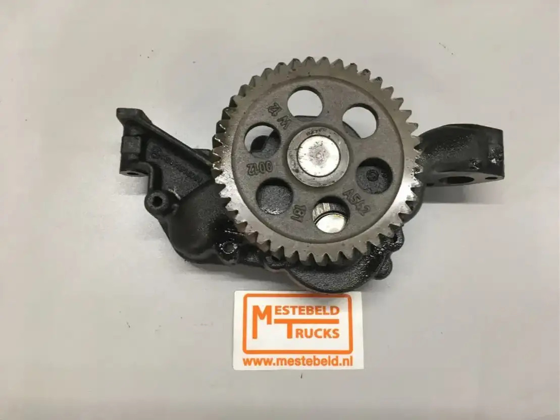 Mercedes-Benz Oliepomp Actros - Mootor ja varuosad - Veoauto: pilt 1 Mercedes-Benz Oliepomp Actros - Mootor ja varuosad - Veoauto: pilt 1