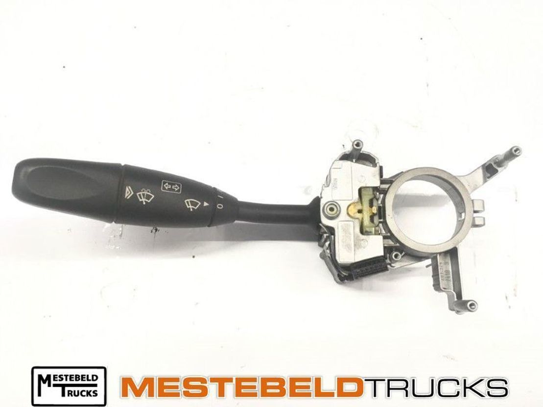 Mercedes-Benz Stuurkolomschakelaar knipperlicht , ruitenwisser - Elektrisüsteem - Veoauto: pilt 1 Mercedes-Benz Stuurkolomschakelaar knipperlicht , ruitenwisser - Elektrisüsteem - Veoauto: pilt 1