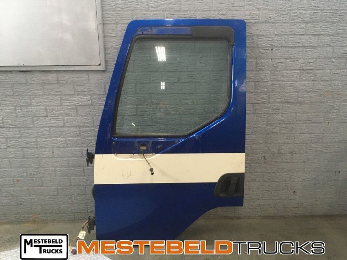 Renault D eur links - Kabiin ja interjöör - Veoauto: pilt 1 Renault D eur links - Kabiin ja interjöör - Veoauto: pilt 1