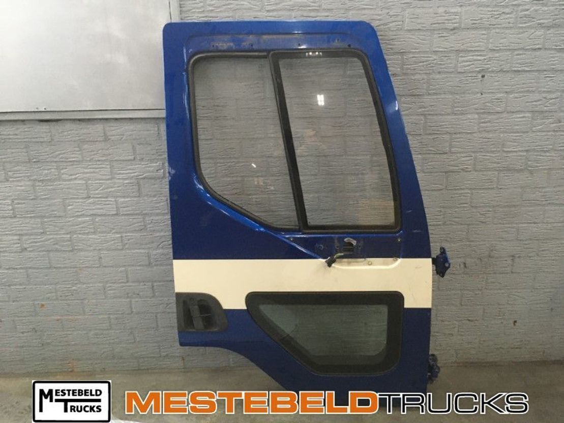 Renault D eur rechts - Kabiin ja interjöör - Veoauto: pilt 1 Renault D eur rechts - Kabiin ja interjöör - Veoauto: pilt 1