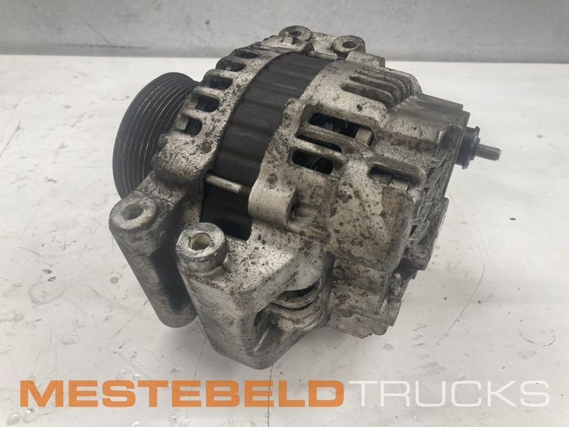 Scania Dynamo 100 Amp - Elektrisüsteem - Veoauto: pilt 1 Scania Dynamo 100 Amp - Elektrisüsteem - Veoauto: pilt 1