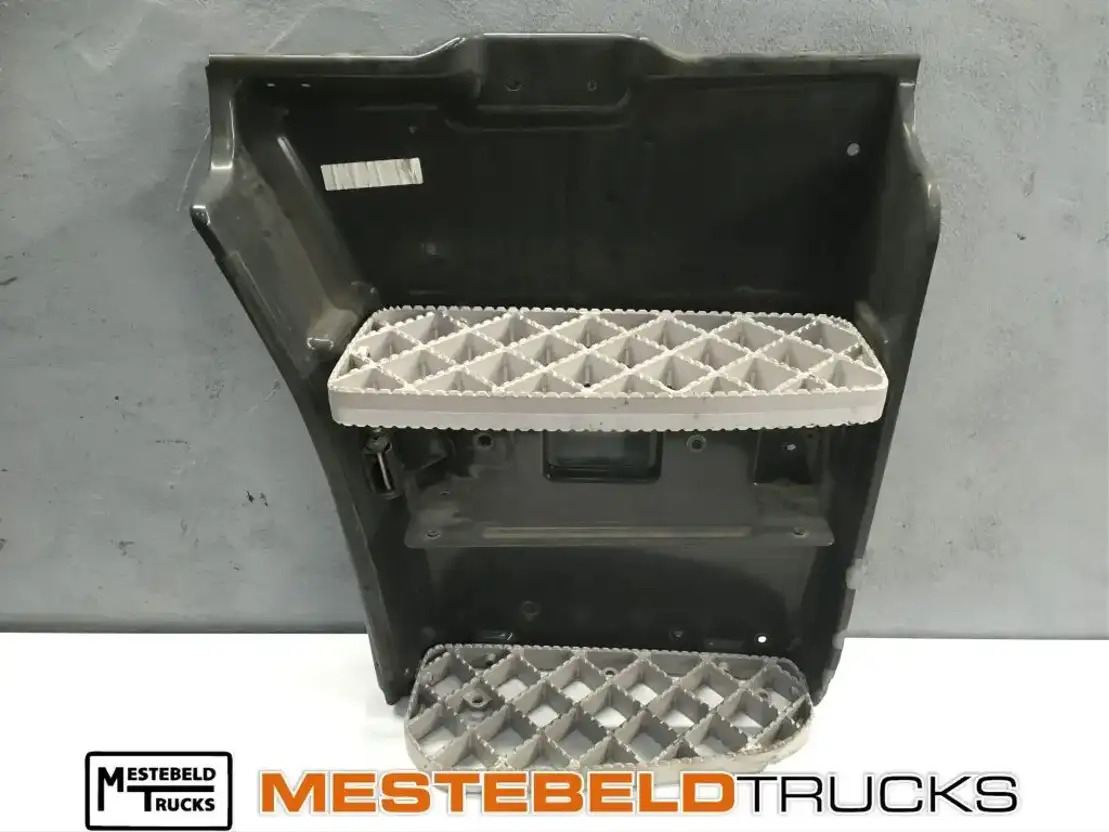 Scania Frame voor instapbak rechts - Kabiin ja interjöör - Veoauto: pilt 1 Scania Frame voor instapbak rechts - Kabiin ja interjöör - Veoauto: pilt 1