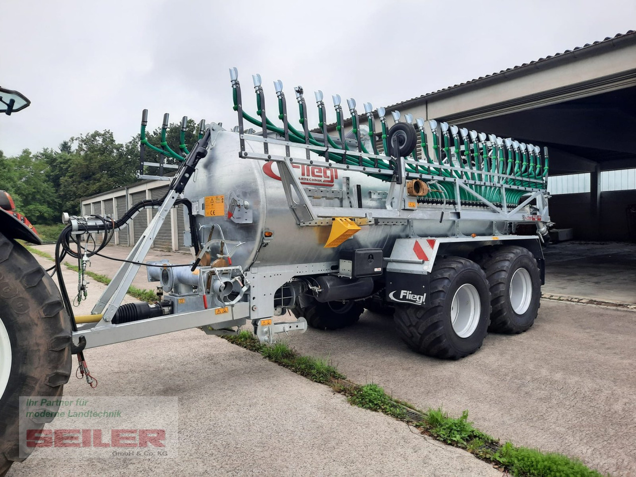 Fliegl PFW 12000 Maxx Line Tandem + Skate 150 12m³ / 15 m - Lägapütt: pilt 1 Fliegl PFW 12000 Maxx Line Tandem + Skate 150 12m³ / 15 m - Lägapütt: pilt 1