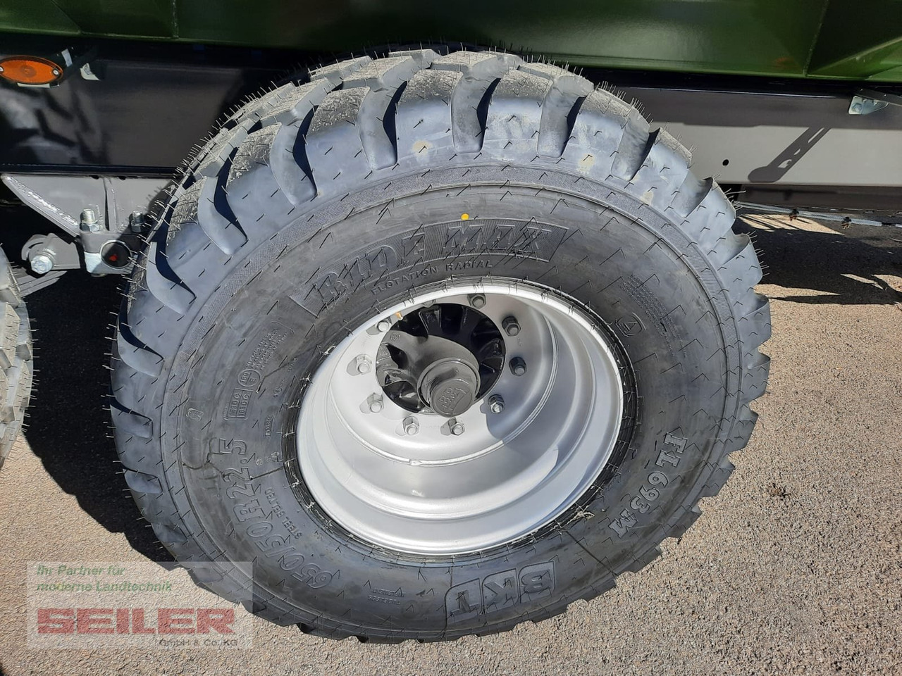Uus Põllutöö tõstuk-järelhaagis/ Kallur Fliegl TMK 264 FOX 32m³: pilt 11