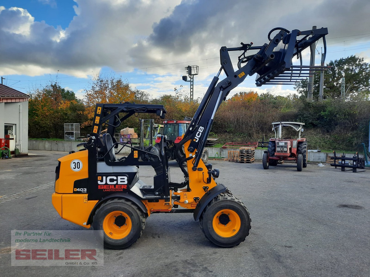 JCB 403 Agri PLUS - Minilaadur: pilt 3 JCB 403 Agri PLUS - Minilaadur: pilt 3