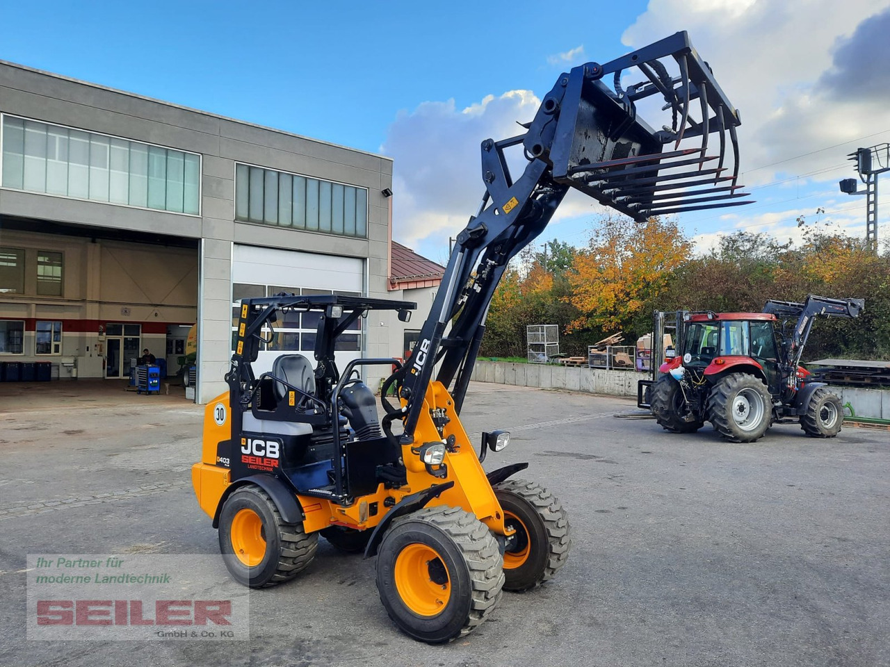 JCB 403 Agri PLUS - Minilaadur: pilt 1 JCB 403 Agri PLUS - Minilaadur: pilt 1