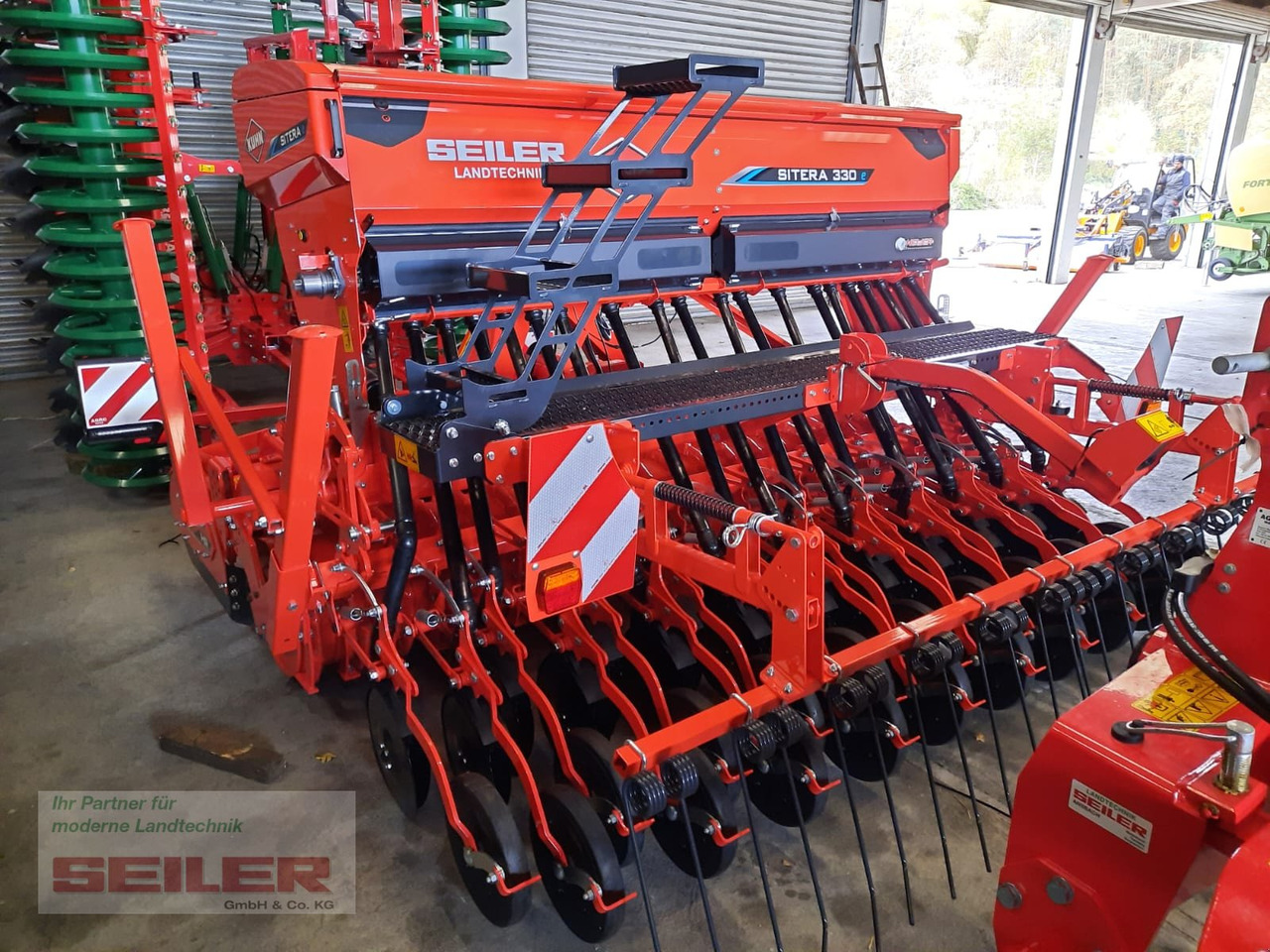 Kuhn HR 304 + Sitera 330-20E - Kombain-külvimasin: pilt 3 Kuhn HR 304 + Sitera 330-20E - Kombain-külvimasin: pilt 3