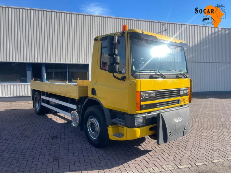 DAF CF 75.240 Automatic Euro 2 NL-Truck Original km's - Madelveok/ Platvormveok: pilt 1 DAF CF 75.240 Automatic Euro 2 NL-Truck Original km's - Madelveok/ Platvormveok: pilt 1